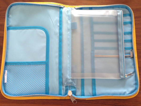 トイストーリー 母子手帳ケース 通帳入れ バス ベビー用品 売買されたオークション情報 Yahooの商品情報をアーカイブ公開 オークファン Aucfan Com