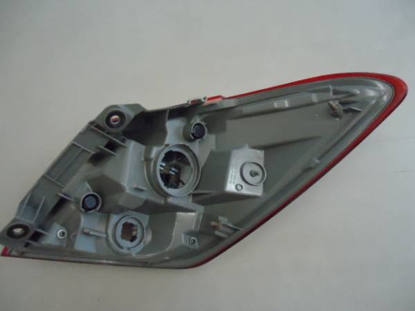 ５１型　ムラーノ　左テールランプ　外側　純正_2