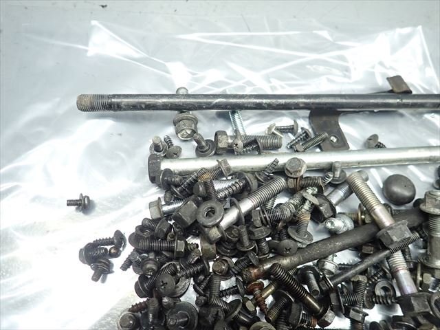 β241121-3 スズキ GSR125 NEX RFDUTD44T (H21年式) 始動動画有 ステー ボルト ナット_5