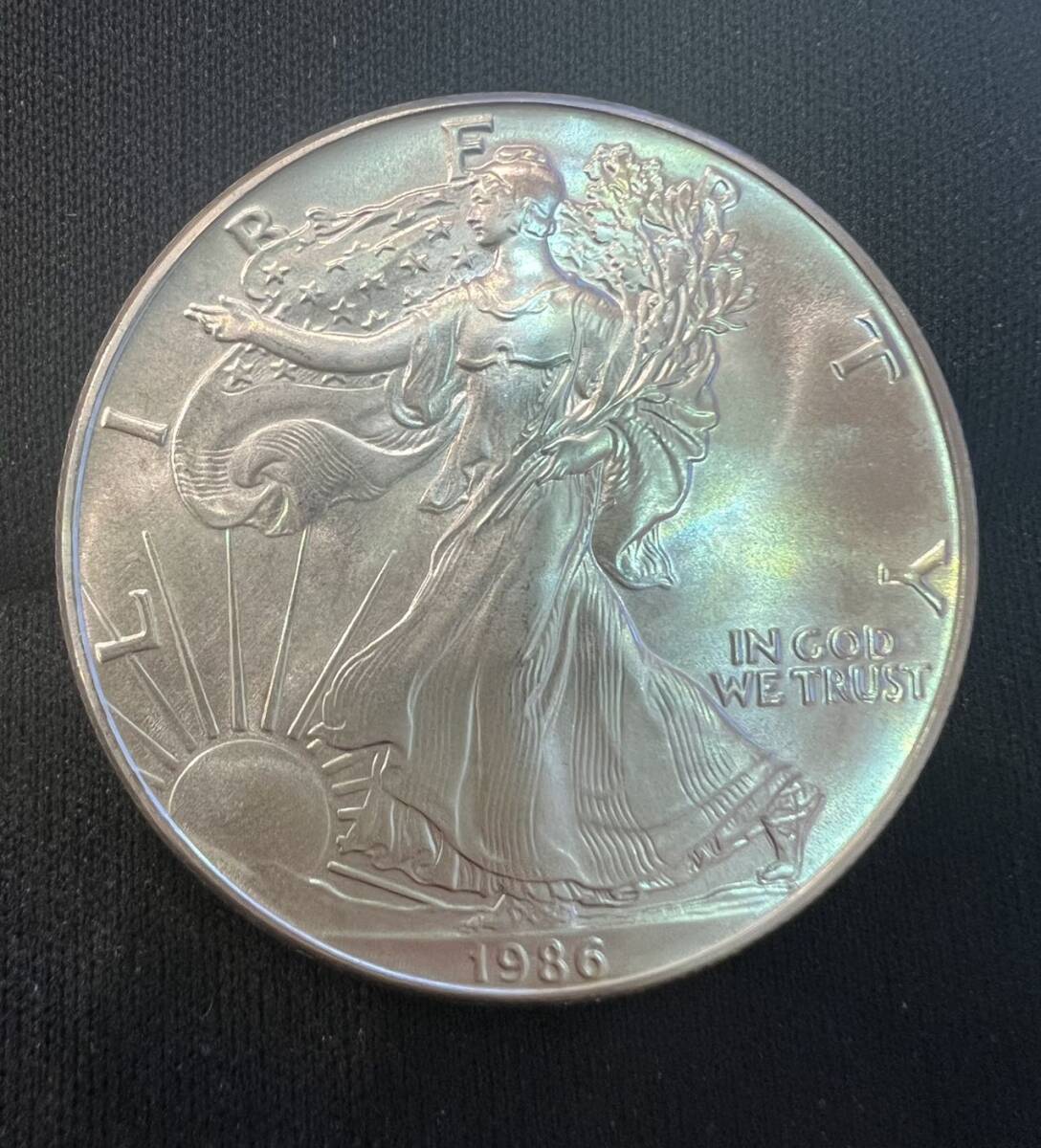 アメリカ リバティ 1ドル銀貨 1986年 純銀 31.4g 1oz 貨幣 シルバー