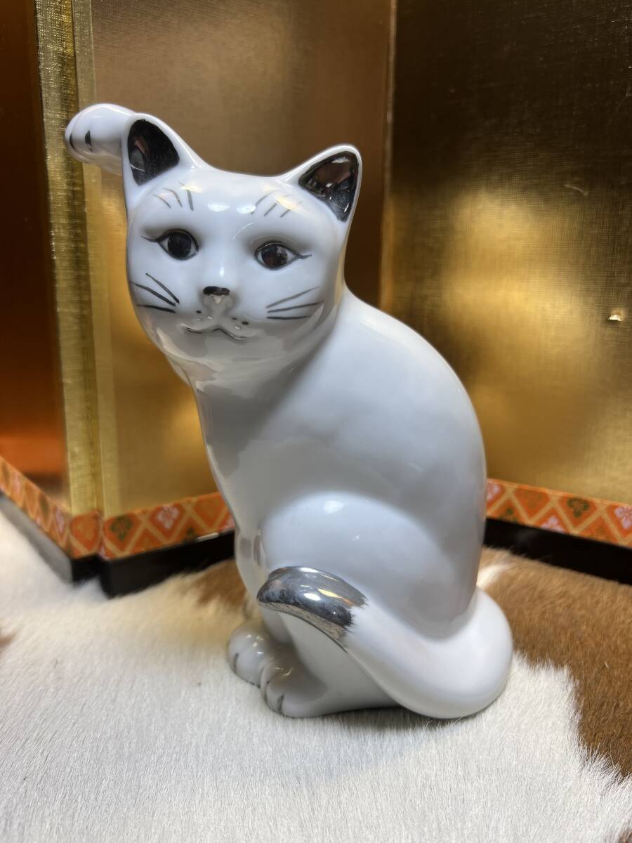 見返り猫□プラチナ□白色□陶器□招き猫□ねこ□置物□検索□伊万里