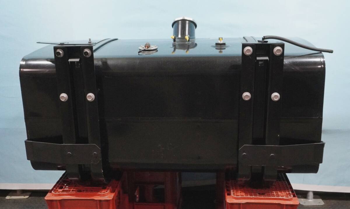 HINO 日野 純正品 17プロフィア 燃料タンク TYPE2 300L スチールタンク ステーバンド付き 新車外し 手渡し可能 福山市 日野 燃料タンク HINO コック付き 2026年最新Yahoo!オークション 引き取り＆配達希望の場合はご相談