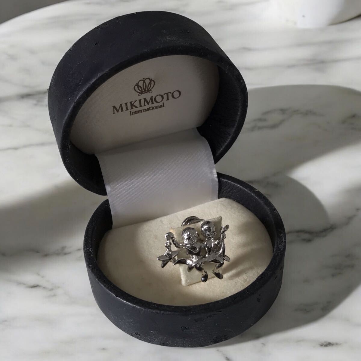 ○I MIKIMOTO ミキモト 星座 ピンブローチ ふたご座 双子座 ツインズ