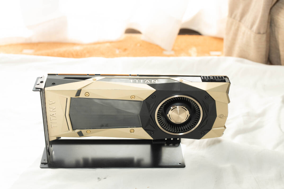 12GB V HBM2 TITAN NVIDIA GPU - VOLTA Titan CARD VIDEO Card 0 Volta 