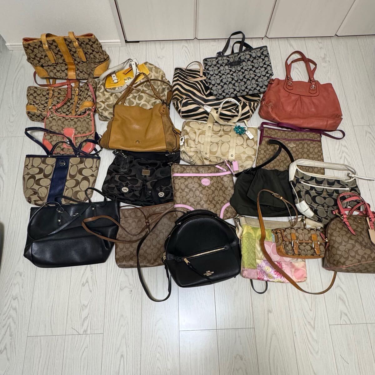 1円 バッグ まとめ売り 21点セット COACH コーチ リュック ハンド 