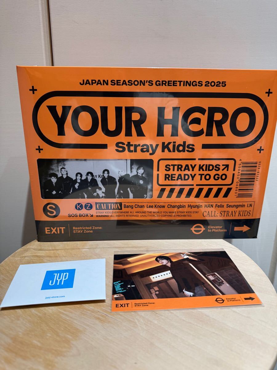 Stray Kids JAPAN SEASON'S 0 GREETINGS “Your Hero” – JYP Greetings