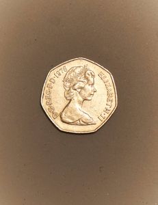 イギリス エリザベス 50ペンスの値段と価格推移は？｜7件の売買データ