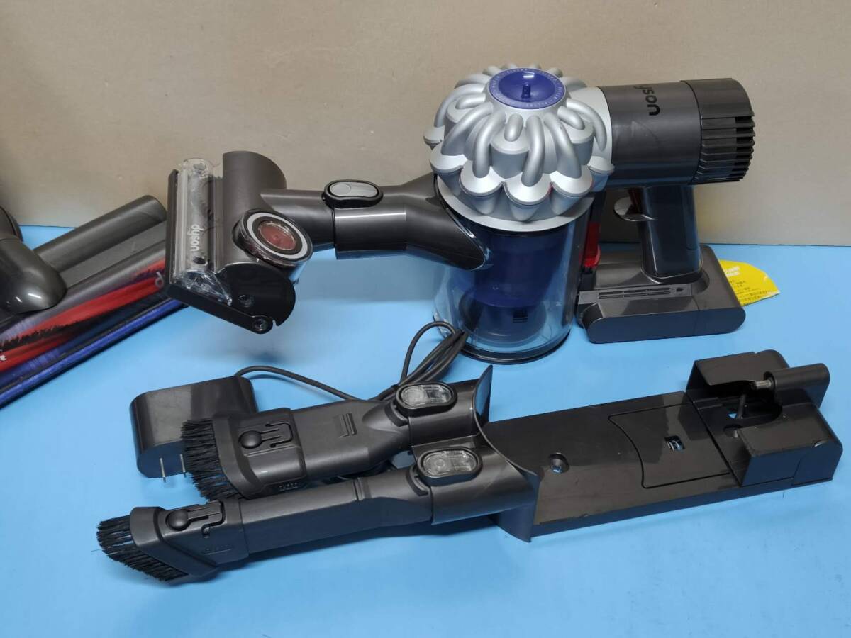 中古品 dyson ダイソン コードレスクリーナー DC62 掃除機 動作確認