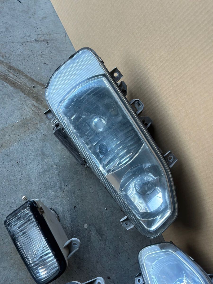 KA1409 日産　UD クオン　ヘッドライト　ヘッドランプ　ウィンカー　サイドマーカー　左右セット クオン UD 日産 右 純正 みんカラ