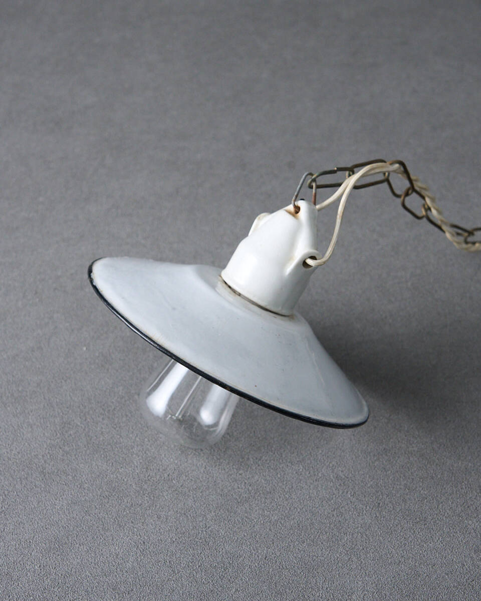 大人気，SALE 1930年代 バウハウス ホーロー アンティーク ランプ 照明 状態良好 / bauhaus Christian Dell KAISER idell lamp(照明)｜売買されたオークション情報、yahooの商品情報をアーカイブ公開 - オークファン 照明