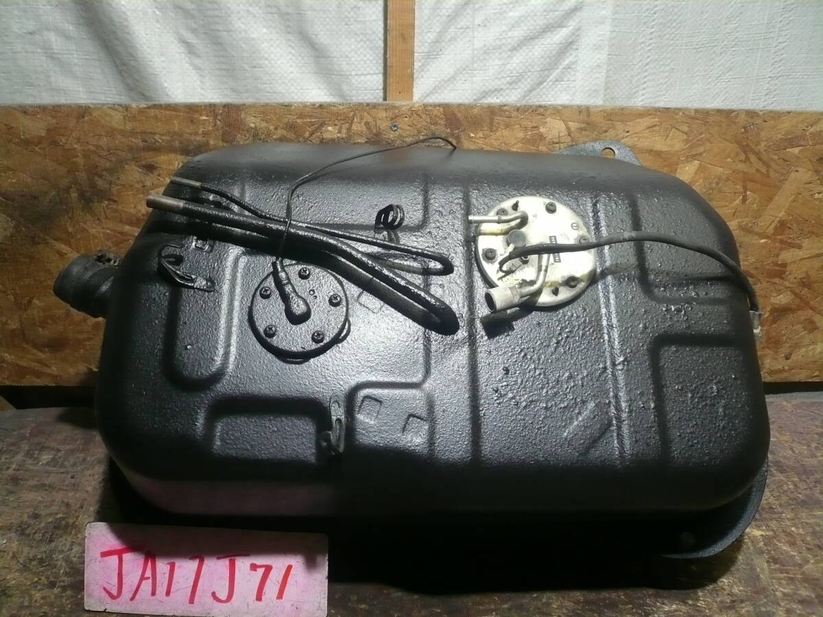ジムニー sj30 ja11 ja71 燃料タンク ジムニー sj30 ja11 ja71 燃料 タンク