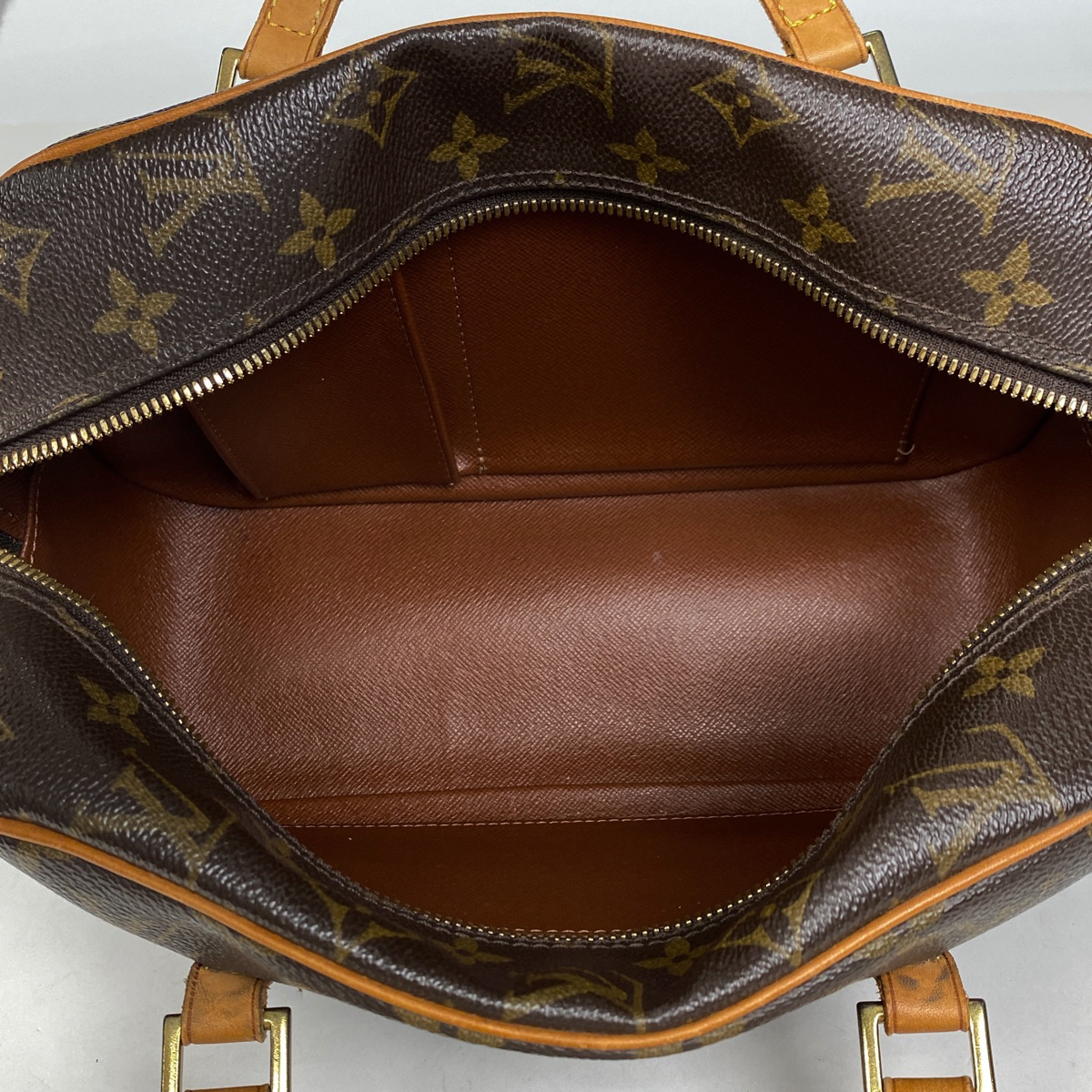 ジャンク品】ルイ・ヴィトン Louis Vuitton シテ MM 肩掛け ショルダー 