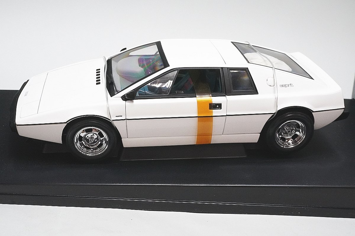 オートアート 1⁄18 ロータス LOTUS エスプリ AUTOart 絶版未展示品 