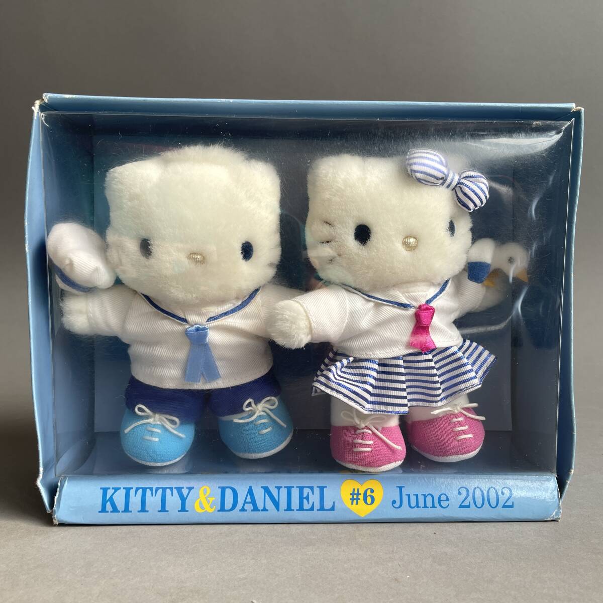 激レア☆vivitix限定☆キティ＆ダニエル☆マンスリーマスコット2002☆6月 MS2468 コレクター放出品 Vivitix キティ&ダニエル マンスリードール