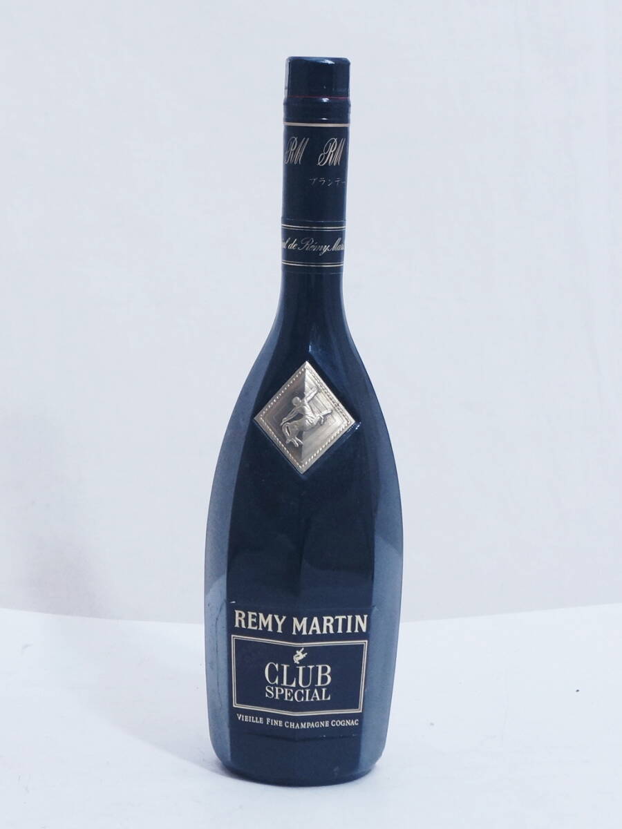 驚きの破格値，安い 古酒 未開栓 REMY MARTIN レミーマルタン CLUB クラブ コニャック 700ml 総重量：1 328.42g 40%(レミーマルタン)｜売買されたオークション情報、yahooの商品情報をアーカイブ公開 - オークファン コニャック