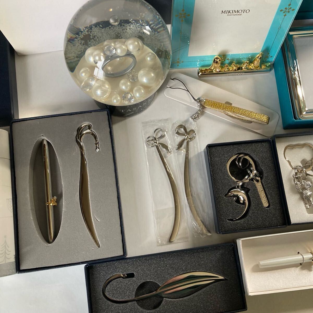 未使用箱入り　ミキモト　タサキ　クリストフル 　まとめ　TASAKI 　ノベルティ　パール装飾　写真立て　チャーム　ストラップ　真珠_3