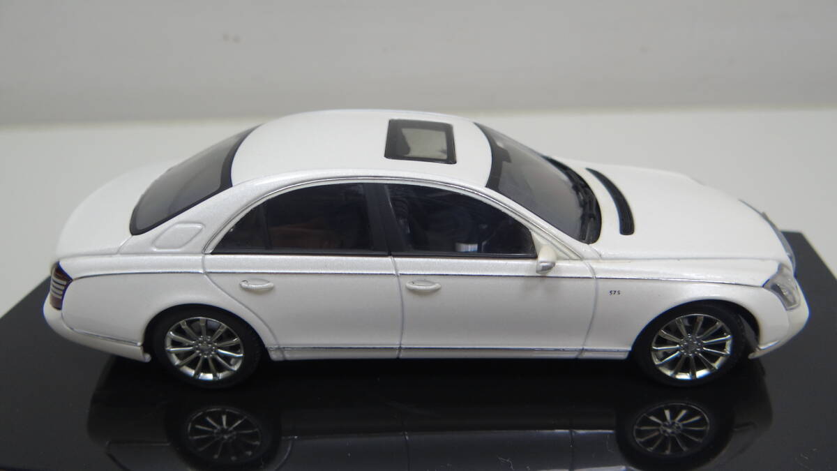 MAYBACH 57 S 2005 マイバッハ 1/43スケール 56157 AUTOart　モデルカー_7