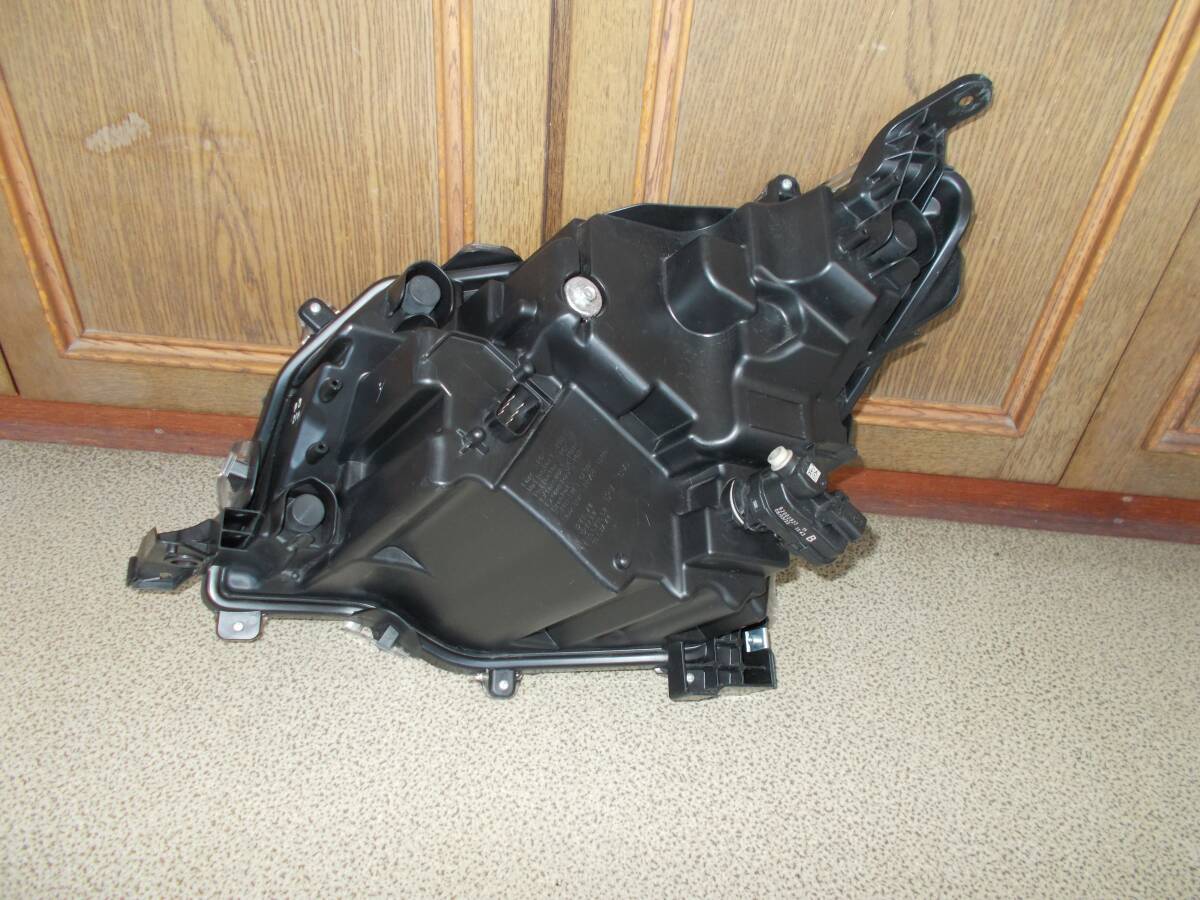 ルーミー　M900A　後期　純正 綺麗な ヘッド ライト右　 LED 　STANLEY W6249_3