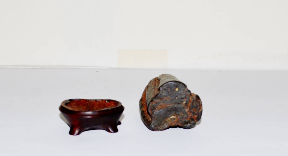 水石愛好家旧蔵品 水石 滝石 赤石 盆栽 盆石 鑑賞石 赤石 台座付(盆栽