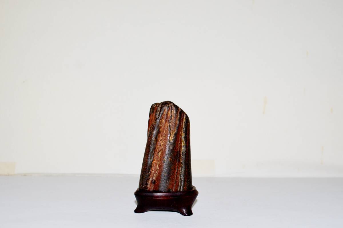 水石愛好家旧蔵品 水石 滝石 赤石 盆栽 盆石 鑑賞石 赤石 台座付(盆栽