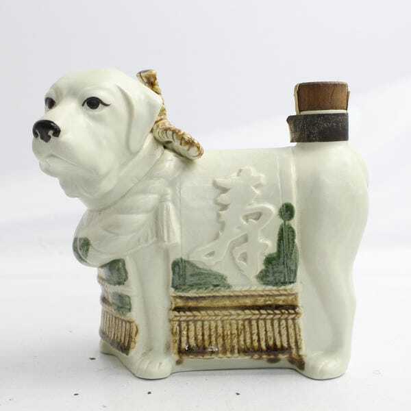 1円~SUNTORY（サントリー）ローヤル 干支ボトル 戌歳 43％ 600ml 陶器（重量 1193g）※封シール破れ X25F230033_1