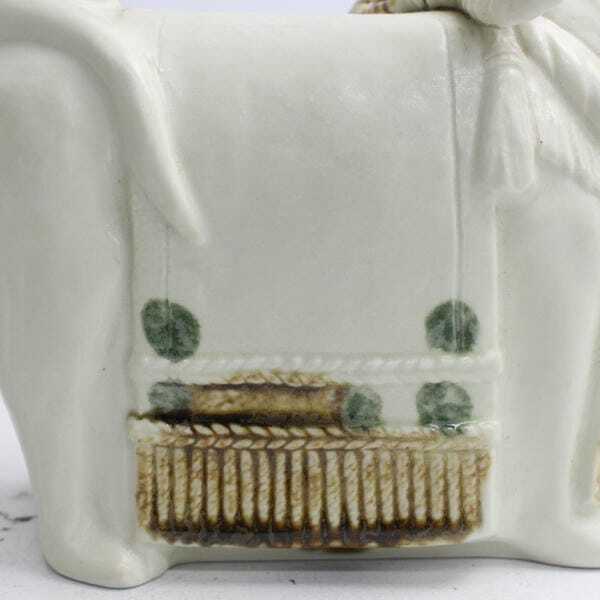 1円~SUNTORY（サントリー）ローヤル 干支ボトル 戌歳 43％ 600ml 陶器（重量 1193g）※封シール破れ X25F230033_6