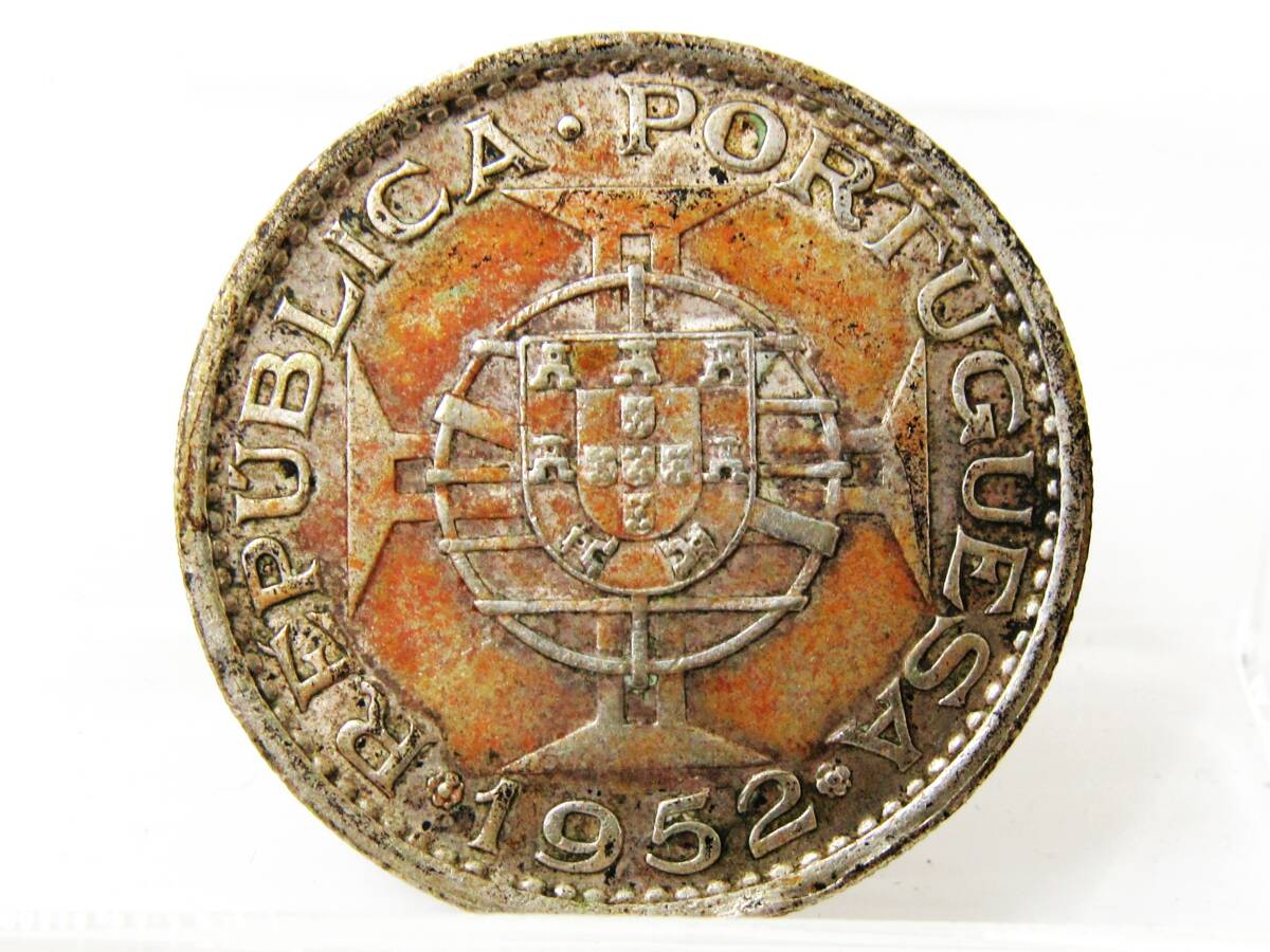 外国貨幣 銀貨 ポルトガル領 マカオ 5パタカ銀貨 1952年 重量約14.9g