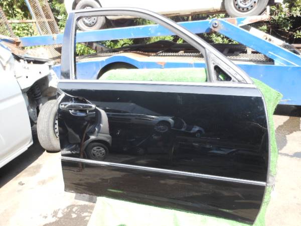 ＵＣＦ30　セルシオ　右フロントドア　【ＭＦＤ0006】