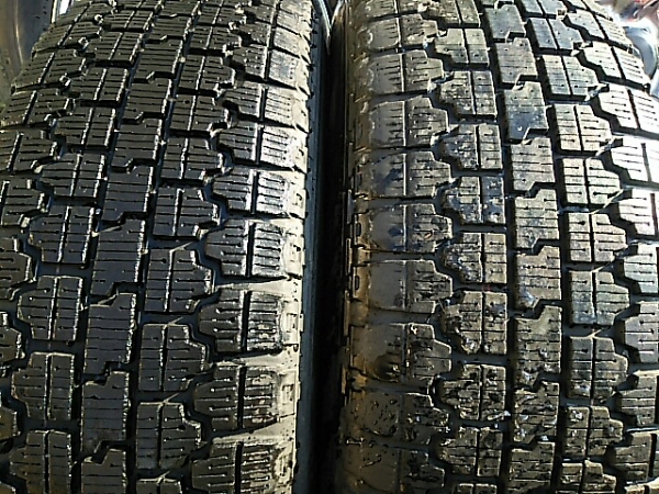 ハイエース100系純正メッキホイール スタッドレス205／70R15(15