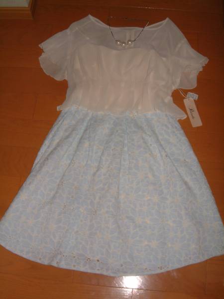 新品タグつき　プチプードル　レースワンピース　☆　スコット