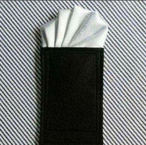 スーツ職人がつくったポケットチーフ ライトシルバー パフ