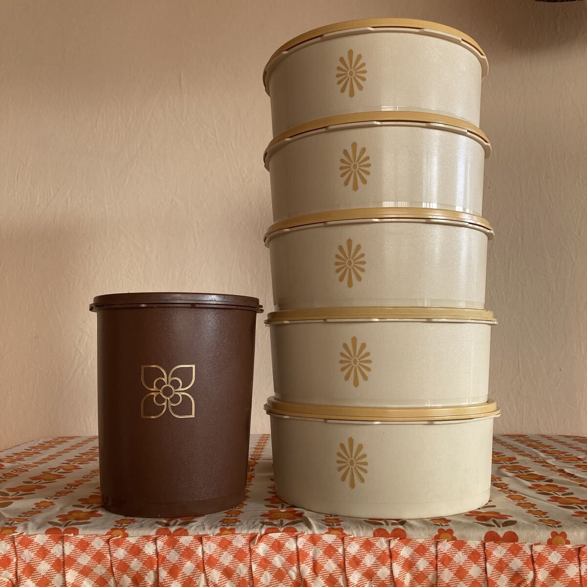 昭和 タッパーウェアの値段と価格推移は？｜15件の売買データから昭和