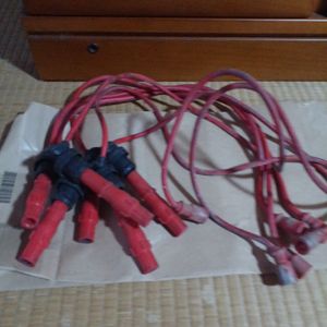 三菱パジェロV系　ウルトラパワープラグコード　破損面あり