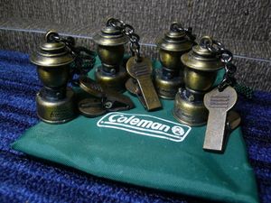 ☆廃版！ Coleman テーブルクロスウェイト ランプ型　コールマン 重り 4個セット　金属製