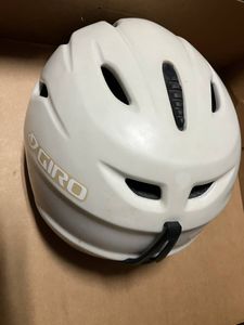 GIRO スキー・スノーボードヘルメット　Ｓサイズ