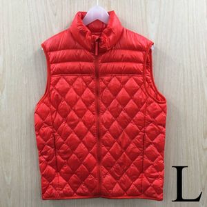 ユニクロ　ウルトラライトダウンベスト　FJ0129A03