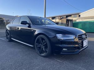 27年式　アウディA4 S line 車検8年11月まで　11万キロ　大きな凹みキズ無し　コーティン