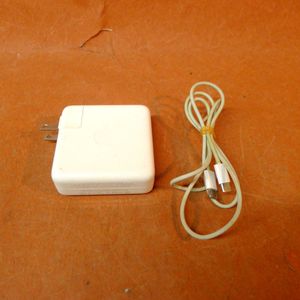 ★b019 Apple 61W USB-C Power Adapter アップル ACアダプター/60