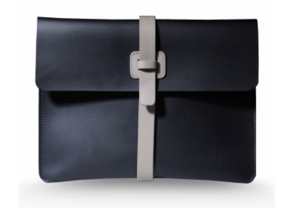 ＢＯＮＡＳＴＲＥボナストリ新品レザークラッチバッグ希少