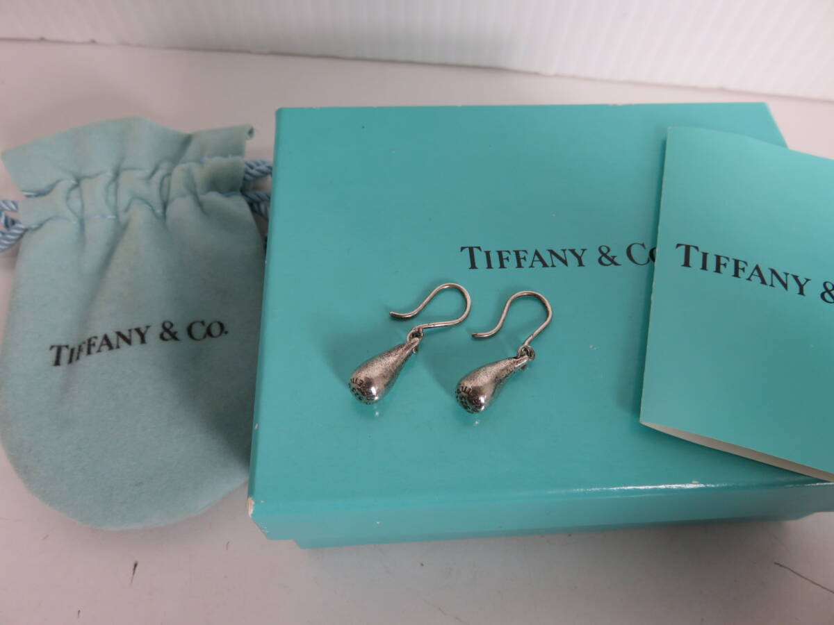 美品箱付き✨ティファニー　ピアス　フック　ティアドロップ　イヤリング　925 TIFFANY&Co. ティファニー シルバー ティアドロップ ピアス 約3.4g 925