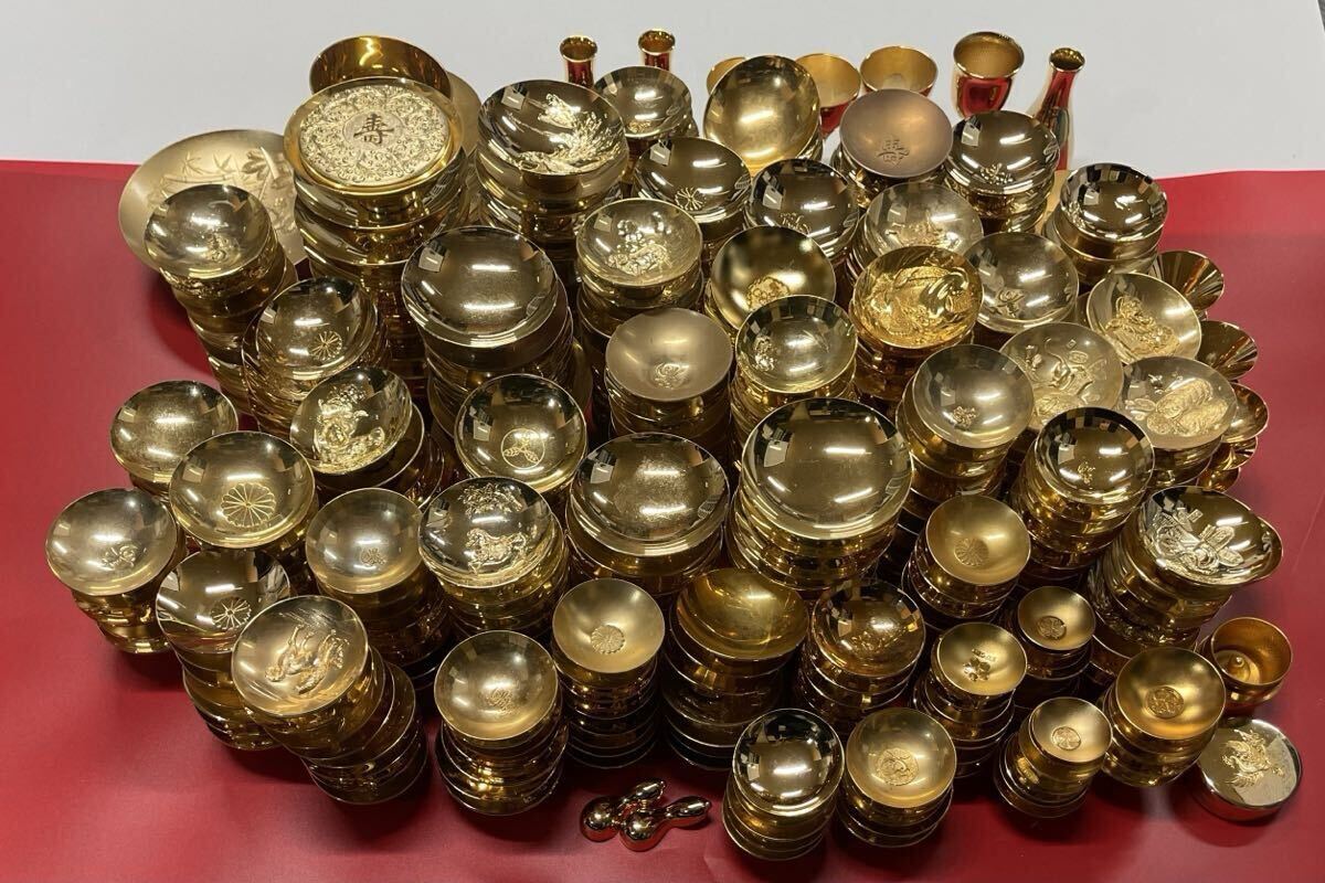 せ*ん様 金杯など 約8.5kg 金メッキ製品大量まとめ 24KGP ゴールドメ D1-536 メッキ 金杯 24KGP 金酒器 総重量約3.2㎏ ゴールド 金工芸