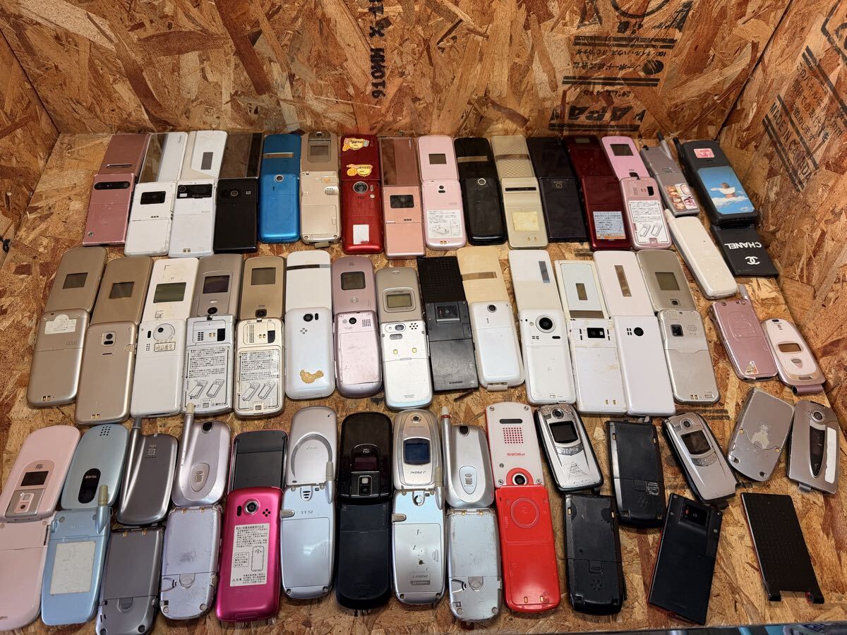 ジャンク ガラケー 46台 まとめ売り (携帯電話、スマートフォン)｜売買