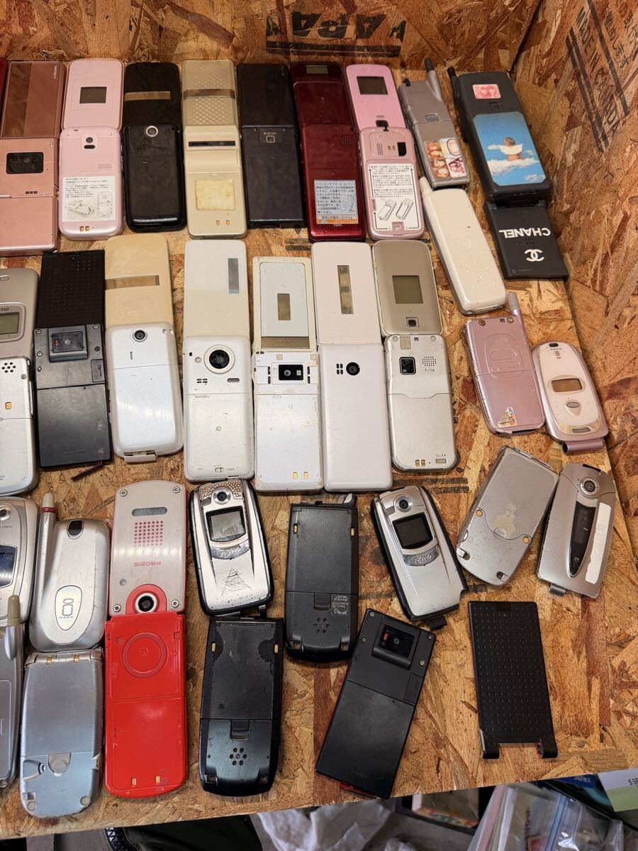 ジャンク ガラケー 46台 まとめ売り (携帯電話、スマートフォン)｜売買