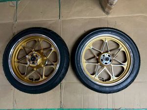 zrx400 ホイールのYahoo!オークション(旧ヤフオク!)の相場・価格を見る