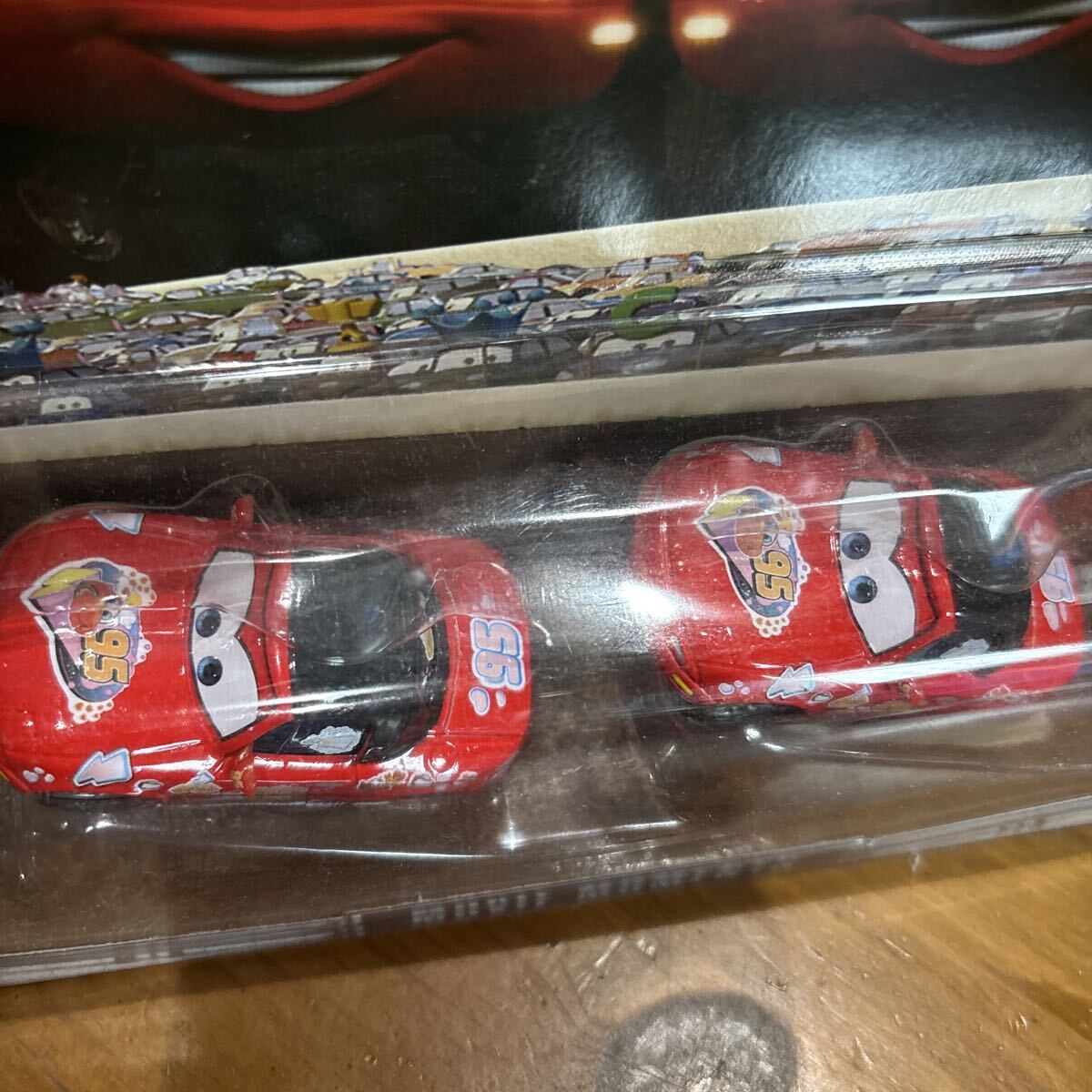 ディズニーピクサー カーズ キャラクターカー ムービーモーメンツ ミア