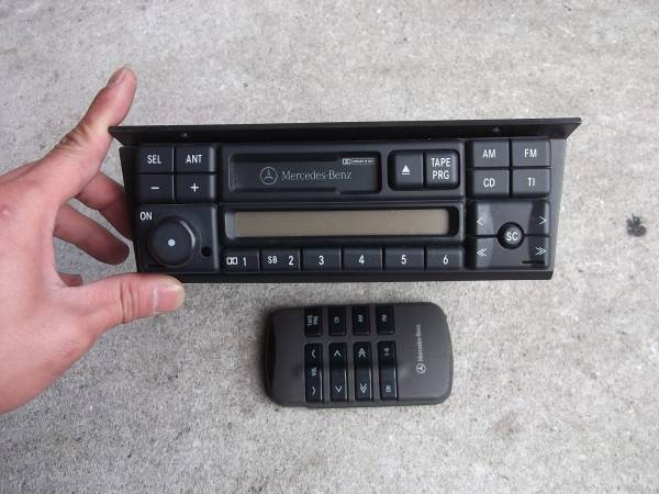 W202 C200 純正デッキ（リモコン付）
