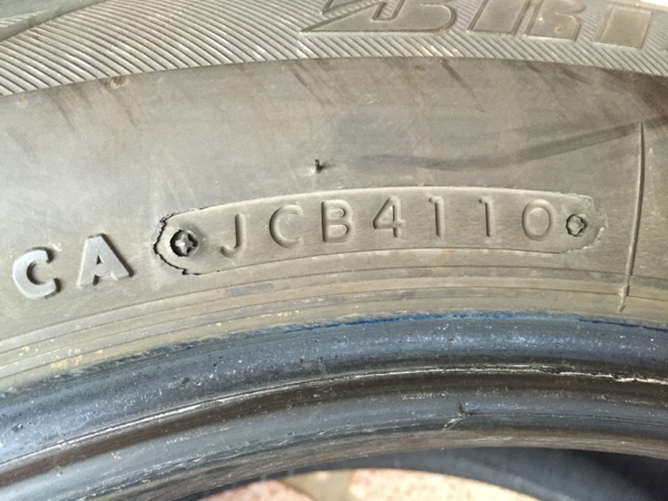 スタッドレス 4本セット 185 60 15 ブリザック REVO2 2010年製_2