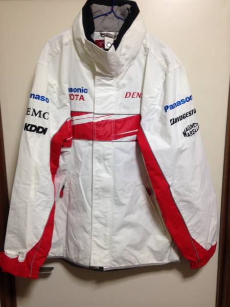 トヨタＦ１チーム　ジャンパー　Ｍサイズ　送料無料！！