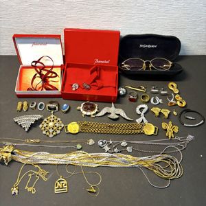 セリーヌ　イヤリング／ブローチ　まとめ売り セリーヌ イヤリング／ブローチ まとめ売り セリーヌ イヤリング