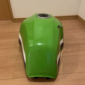 ZRX400 タンクの値段と価格推移は？｜107件の売買データからZRX400